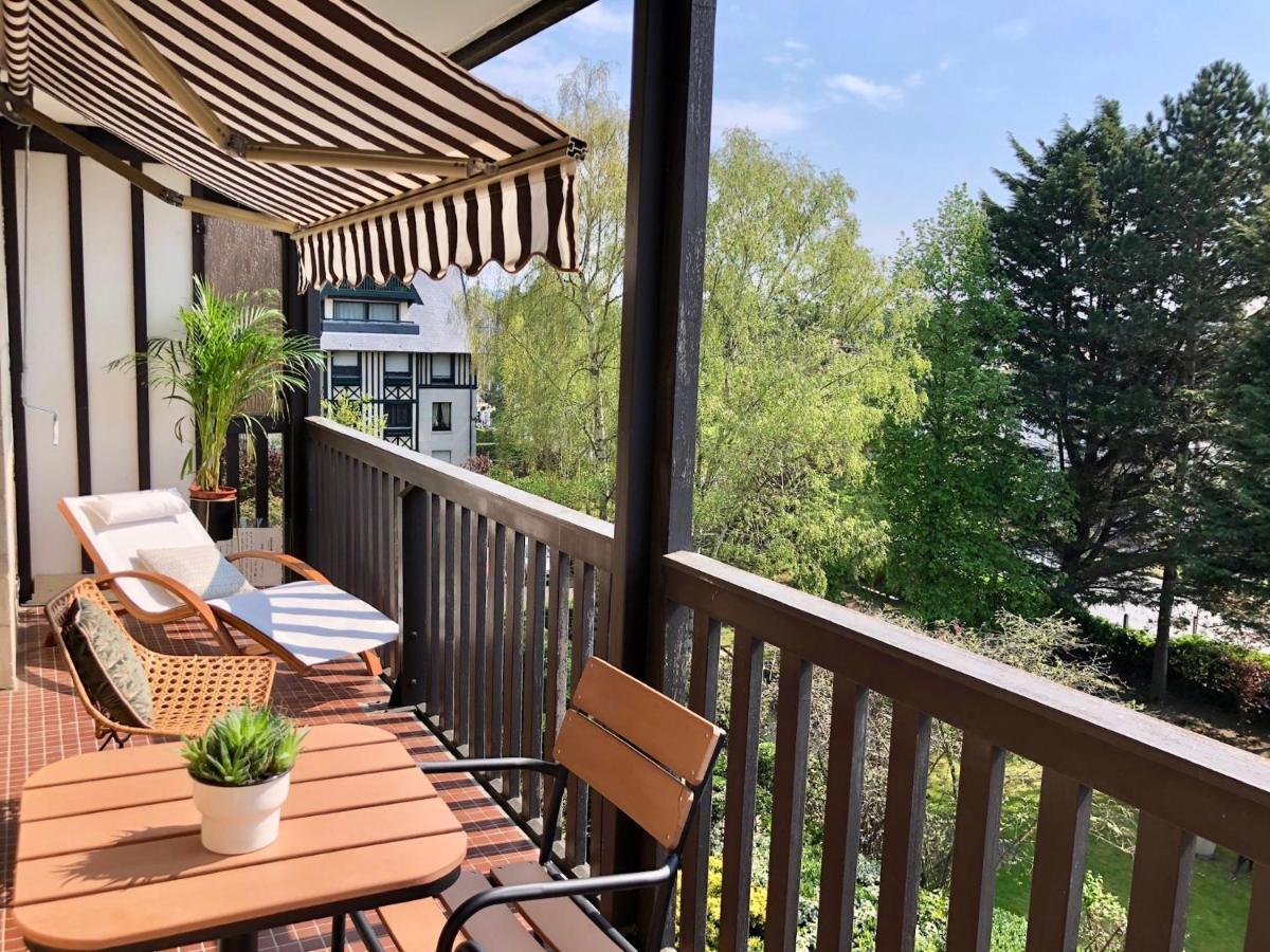 Beau Studio Terrasse Vue Jardin - A 2 Pas De La Mer Deauville Exterior foto