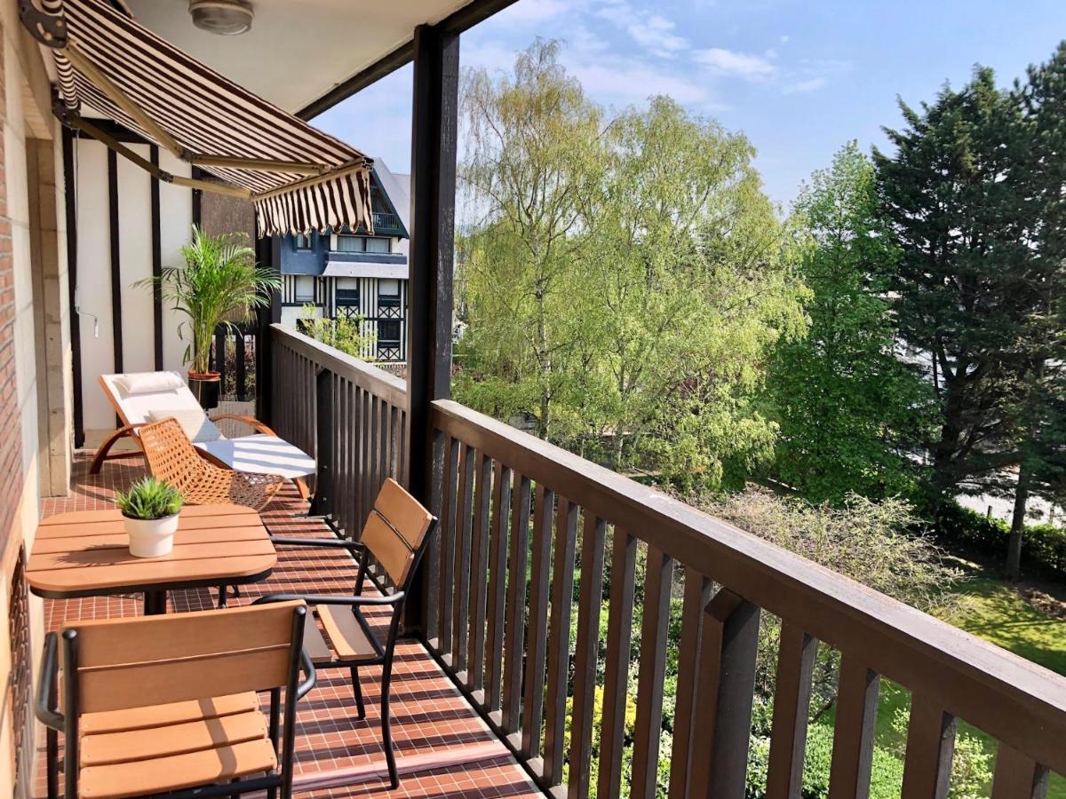 Beau Studio Terrasse Vue Jardin - A 2 Pas De La Mer Deauville Exterior foto